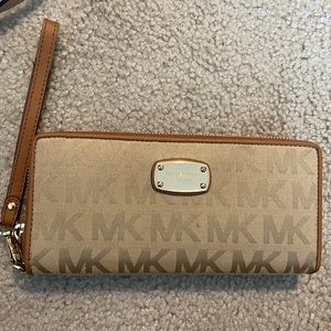 Michael Kors Wristlet